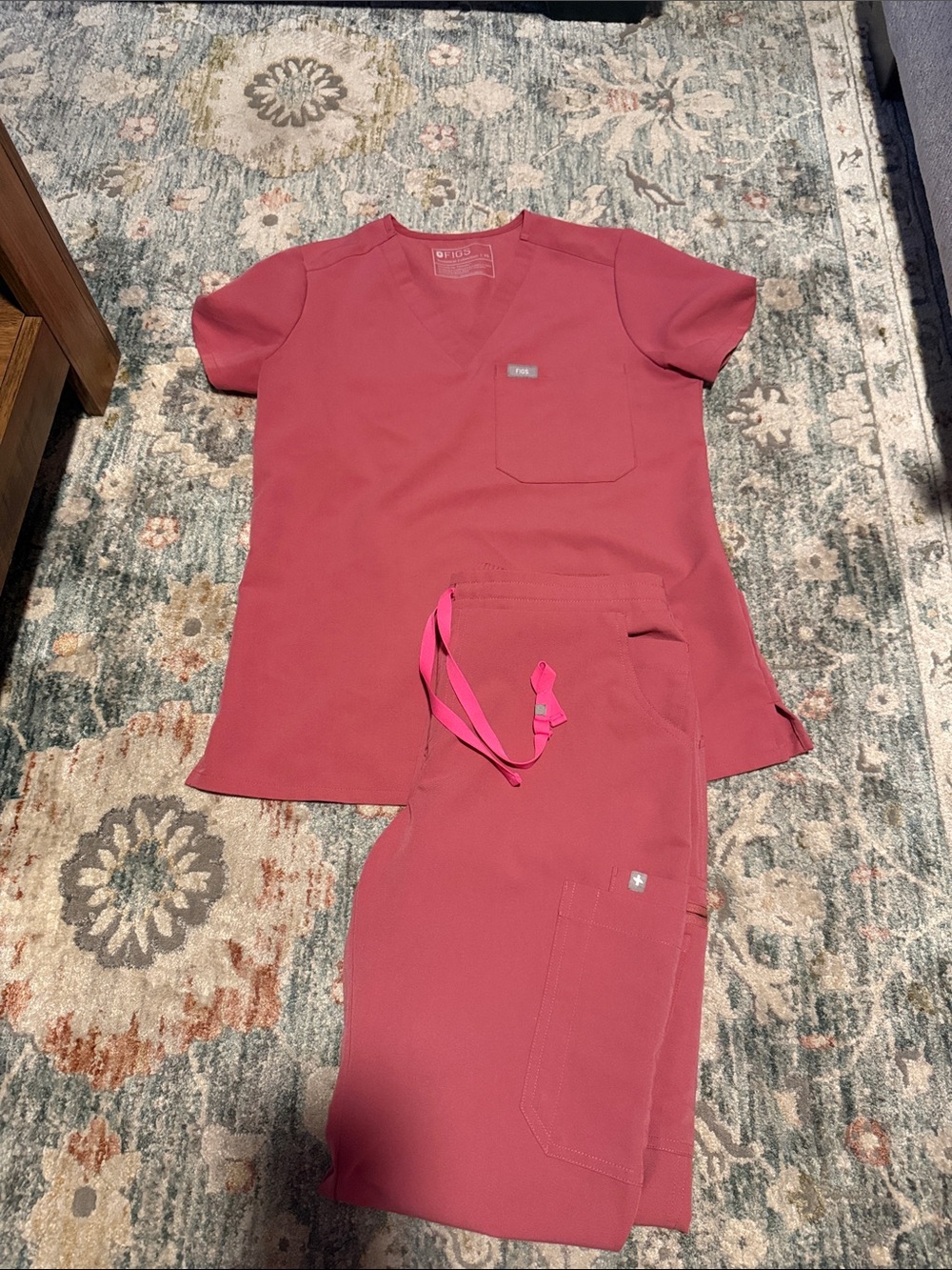 Figs Women's Scrub Top & Pants